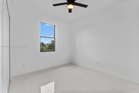 House in Lehigh Acres, Florida 3 bedrooms № 1890495 - photo 19