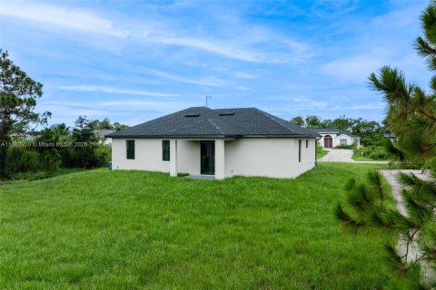 House in Lehigh Acres, Florida 3 bedrooms № 1890495 - photo 28