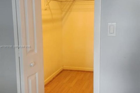 Condominio en Margate, Florida, 2 dormitorios  № 2031919