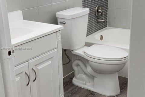 Condominio en alquiler en Margate, Florida, 2 dormitorios, 92.9 m2 № 2031919 - foto 8