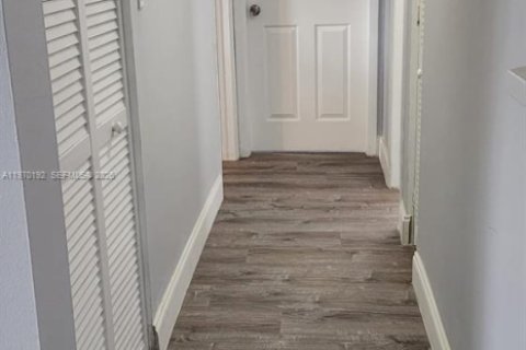 Condominio en alquiler en Margate, Florida, 2 dormitorios, 92.9 m2 № 2031919 - foto 7