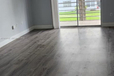 Condominio en alquiler en Margate, Florida, 2 dormitorios, 92.9 m2 № 2031919 - foto 14