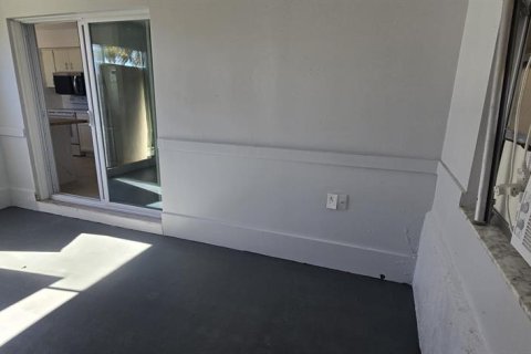 Villa ou maison à louer à Englewood, Floride: 2 chambres, 85.66 m2 № 1531370 - photo 13