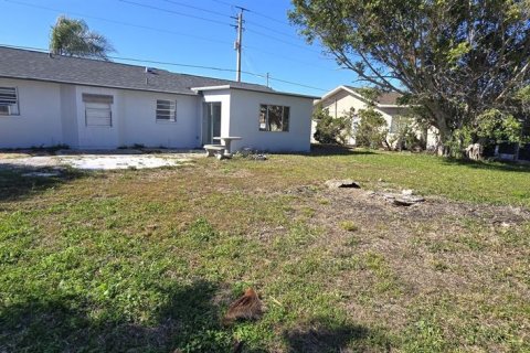 Villa ou maison à louer à Englewood, Floride: 2 chambres, 85.66 m2 № 1531370 - photo 2