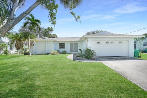 Casa en venta en Port Charlotte, Florida, 2 dormitorios, 138.15 m2 № 1914543 - foto 2