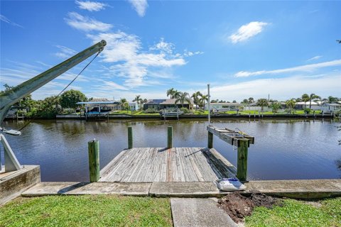 Casa en venta en Port Charlotte, Florida, 2 dormitorios, 138.15 m2 № 1914543 - foto 4