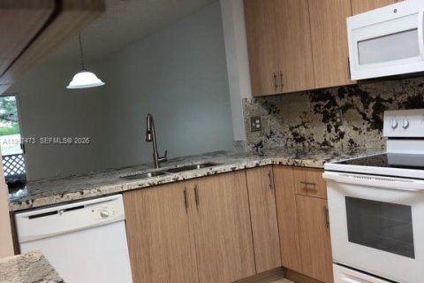 Touwnhouse à louer à Pembroke Pines, Floride: 3 chambres, 126.44 m2 № 2059367 - photo 5