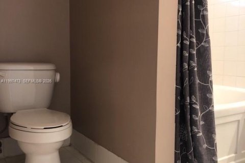 Touwnhouse à louer à Pembroke Pines, Floride: 3 chambres, 126.44 m2 № 2059367 - photo 26