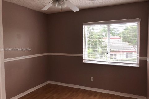 Touwnhouse à louer à Pembroke Pines, Floride: 3 chambres, 126.44 m2 № 2059367 - photo 13
