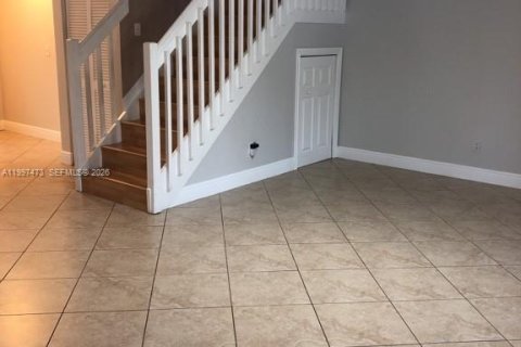 Touwnhouse à louer à Pembroke Pines, Floride: 3 chambres, 126.44 m2 № 2059367 - photo 11
