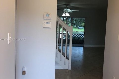 Touwnhouse à louer à Pembroke Pines, Floride: 3 chambres, 126.44 m2 № 2059367 - photo 3