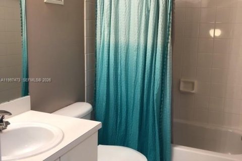 Touwnhouse à louer à Pembroke Pines, Floride: 3 chambres, 126.44 m2 № 2059367 - photo 27