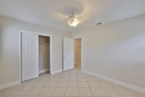 House in Tampa, Florida 4 bedrooms, 143.81 sq.m. № 1761544 - photo 28