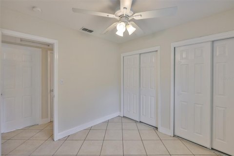 House in Tampa, Florida 4 bedrooms, 143.81 sq.m. № 1761544 - photo 20