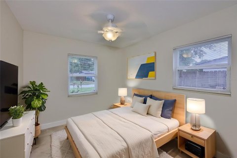 House in Tampa, Florida 4 bedrooms, 143.81 sq.m. № 1761544 - photo 24