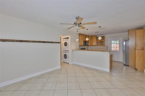 House in Tampa, Florida 4 bedrooms, 143.81 sq.m. № 1761544 - photo 8