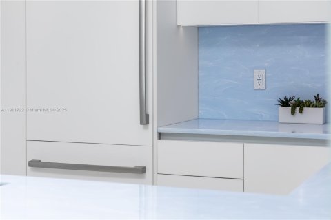 Купить кондоминиум в Майами, Флорида 2 спальни, 110.55м2, № 1970626 - фото 10