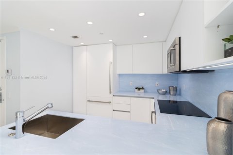 Купить кондоминиум в Майами, Флорида 2 спальни, 110.55м2, № 1970626 - фото 8