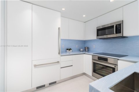 Купить кондоминиум в Майами, Флорида 2 спальни, 110.55м2, № 1970626 - фото 9