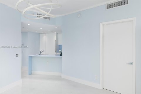 Купить кондоминиум в Майами, Флорида 2 спальни, 110.55м2, № 1970626 - фото 4