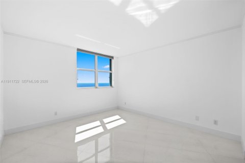 Condo in Miami, Florida, 2 bedrooms  № 1970626 - photo 30