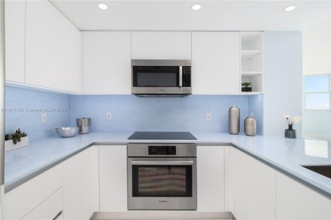 Купить кондоминиум в Майами, Флорида 2 спальни, 110.55м2, № 1970626 - фото 7