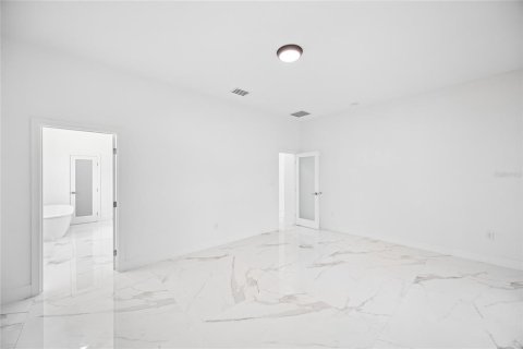 Villa ou maison à vendre à Orlando, Floride: 4 chambres, 212.84 m2 № 2321159 - photo 15