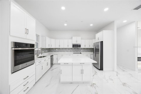 Villa ou maison à vendre à Orlando, Floride: 4 chambres, 212.84 m2 № 2321159 - photo 5