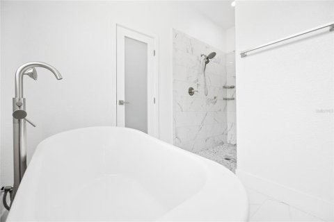 Villa ou maison à vendre à Orlando, Floride: 4 chambres, 212.84 m2 № 2321159 - photo 13