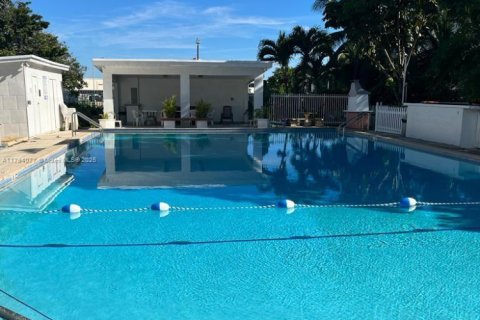 Condominio en venta en Miami, Florida, 2 dormitorios, 89.84 m2 № 1952005 - foto 14