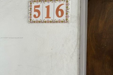 Condominio en venta en Miami, Florida, 2 dormitorios, 89.84 m2 № 1952005 - foto 1