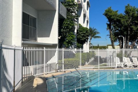 Condominio en venta en Miami, Florida, 2 dormitorios, 89.84 m2 № 1952005 - foto 15