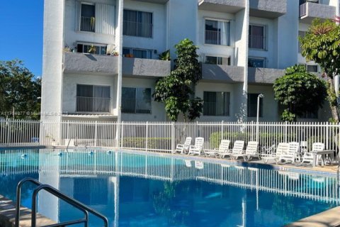Condominio en venta en Miami, Florida, 2 dormitorios, 89.84 m2 № 1952005 - foto 13