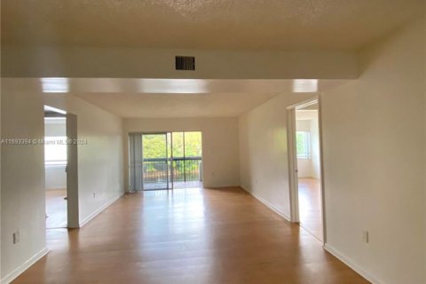 Купить кондоминиум в Плантация, Флорида 2 спальни, 98.2м2, № 1940226 - фото 9