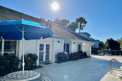 Купить кондоминиум в Плантация, Флорида 2 спальни, 98.2м2, № 1940226 - фото 3