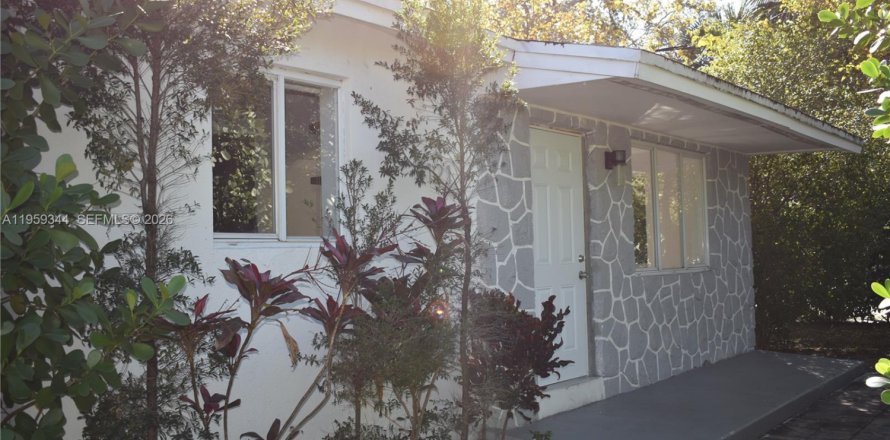 Дом в Майами, Флорида 2 спальни, 83.24м2 № 2023579