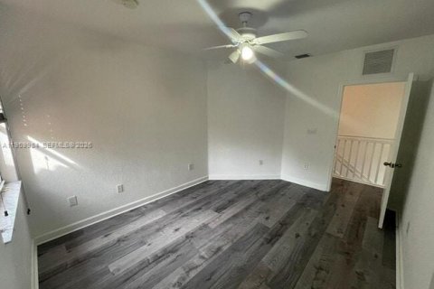 Снять в аренду таунхаус в Хомстед, Флорида 3 спальни, 114.64м2, № 2024290 - фото 10