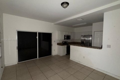 Снять в аренду таунхаус в Хомстед, Флорида 3 спальни, 114.64м2, № 2024290 - фото 20