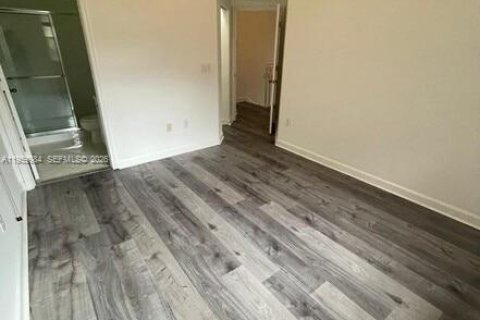 Снять в аренду таунхаус в Хомстед, Флорида 3 спальни, 114.64м2, № 2024290 - фото 14