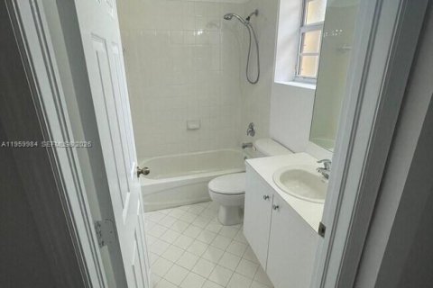 Снять в аренду таунхаус в Хомстед, Флорида 3 спальни, 114.64м2, № 2024290 - фото 12