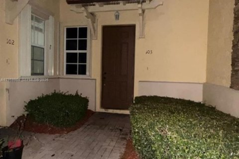 Снять в аренду таунхаус в Хомстед, Флорида 3 спальни, 114.64м2, № 2024290 - фото 22