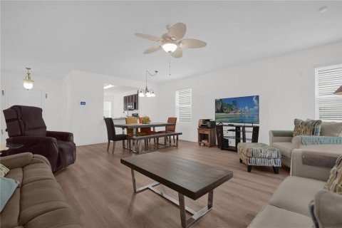 Casa en venta en Winter Haven, Florida, 3 dormitorios, 162.58 m2 № 2107961 - foto 5