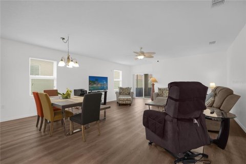 Casa en venta en Winter Haven, Florida, 3 dormitorios, 162.58 m2 № 2107961 - foto 3