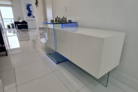 Condo in Miami, Florida, 3 bedrooms  № 2149249 - photo 21