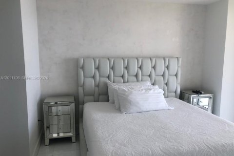 Condo in Miami, Florida, 3 bedrooms  № 2149249 - photo 26