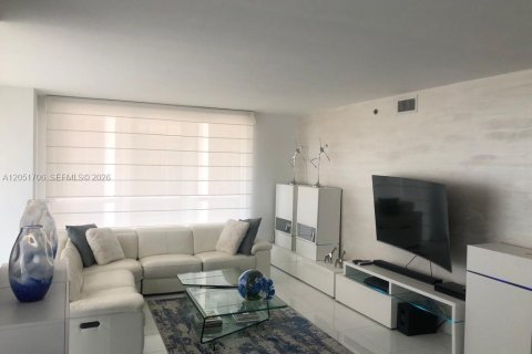 Condo in Miami, Florida, 3 bedrooms  № 2149249 - photo 13