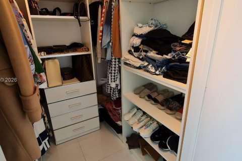 Condo in Miami, Florida, 3 bedrooms  № 2149249 - photo 28