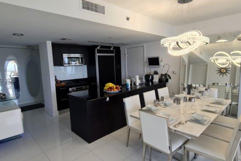 Condo in Miami, Florida, 3 bedrooms  № 2149249 - photo 10