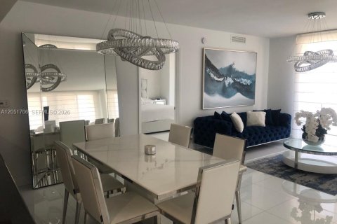 Condo in Miami, Florida, 3 bedrooms  № 2149249 - photo 11