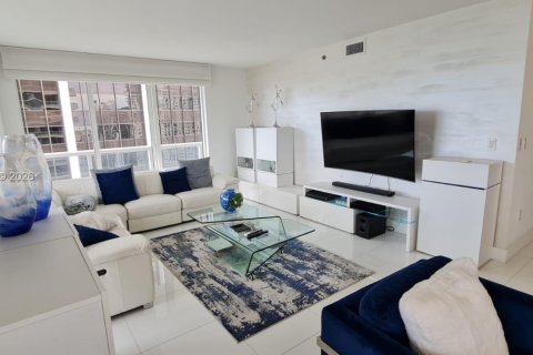 Condo in Miami, Florida, 3 bedrooms  № 2149249 - photo 16